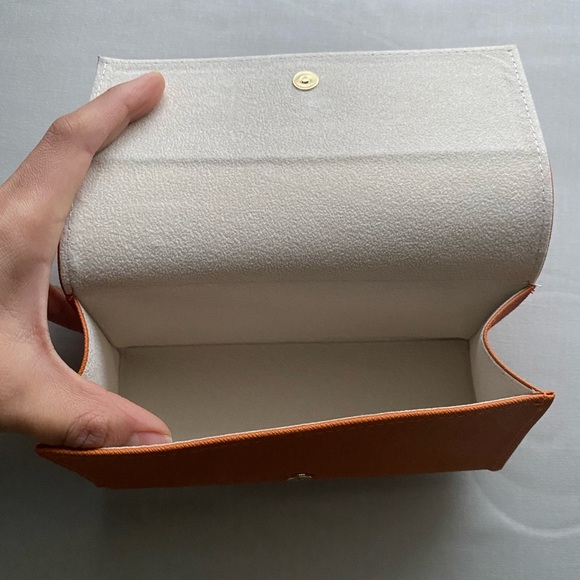 NWOT Tory Burch Sunglasses eyeglasses large Case orange Gold Logo Authentic - Picture 3 of 3